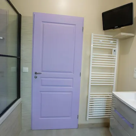 Charmante Maison Piscine Privee 펜션 *