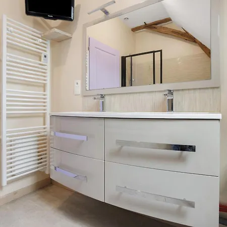 펜션 Charmante Maison Piscine Privee *